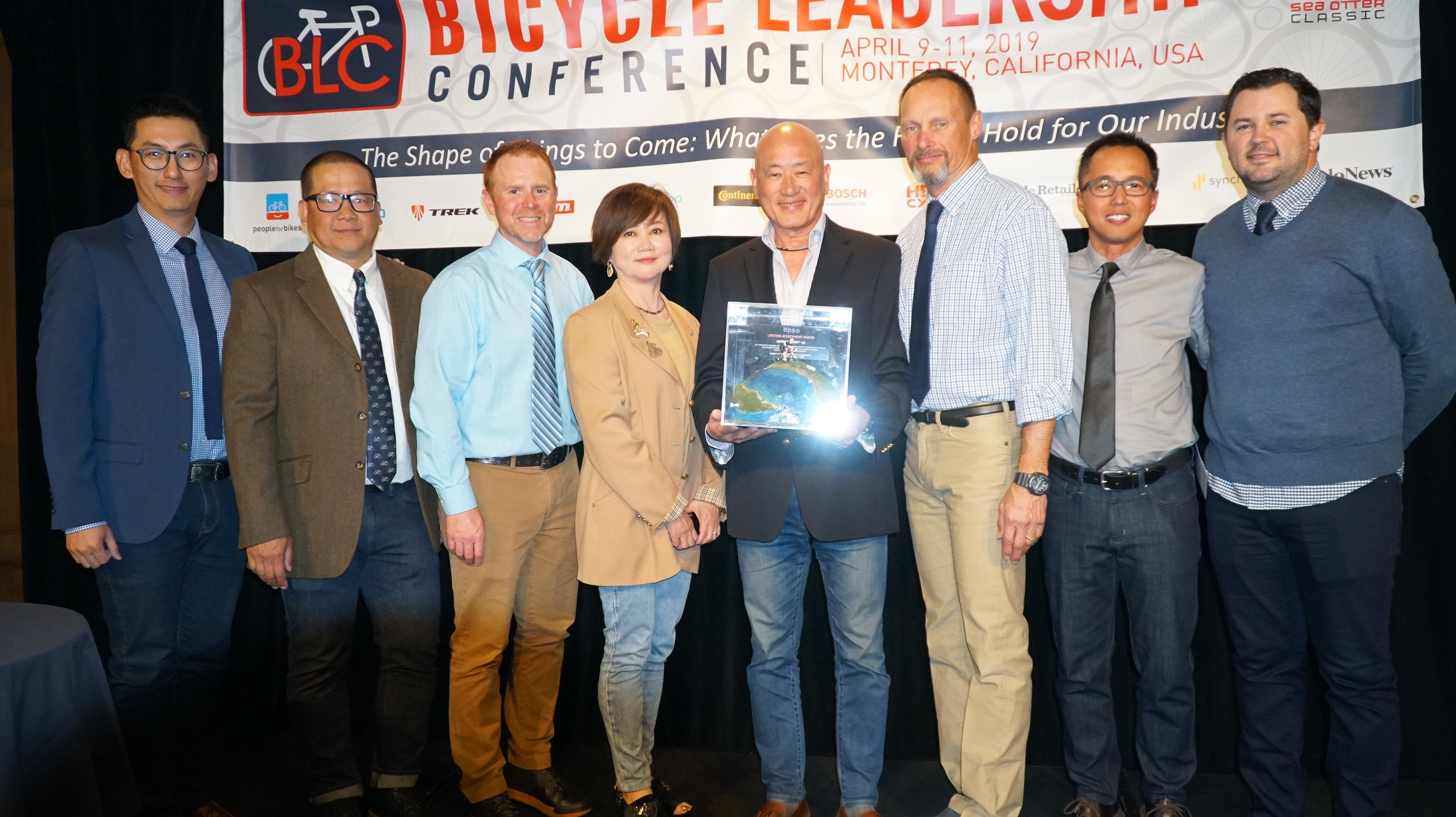 FORMER GIANT CEO ANTONY "TONY" LO RECEIVES BPSA LIFETIME ACHIEVEMENT ... - Tony Lo BPSA LAA 115